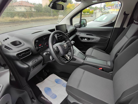 proace city verso medium executive 1.2 vvt-i 110 véhicule d'occasion