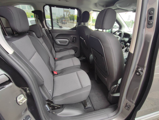 proace city verso medium executive 1.2 vvt-i 110 véhicule d'occasion