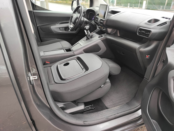 proace city verso medium executive 1.2 vvt-i 110 véhicule d'occasion